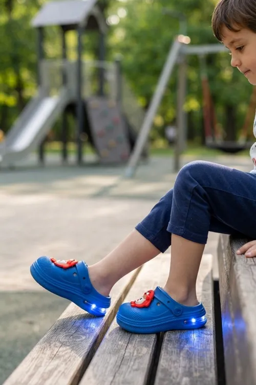 Saks Mavi Emojili Günlük Sahil Plaj Havuz Işıklı Çocuk Terlik & Sandalet